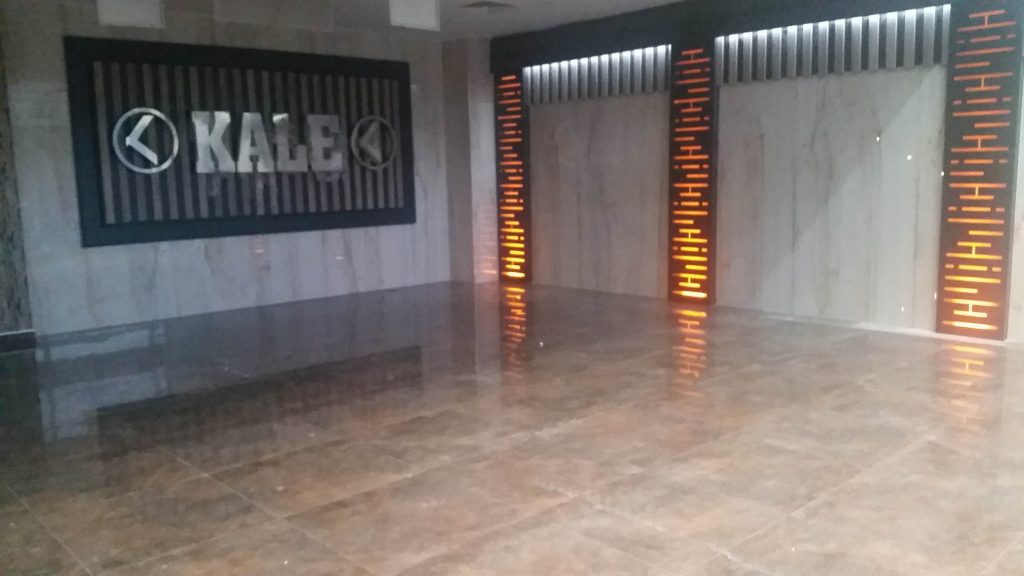 oto-galeri-iç-dekorasyon